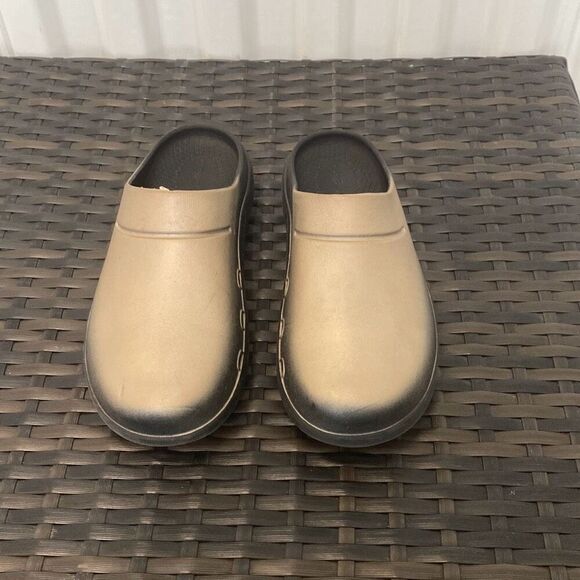 Oofos clogs shoes, women’s size 7 - Picture 1 of 12